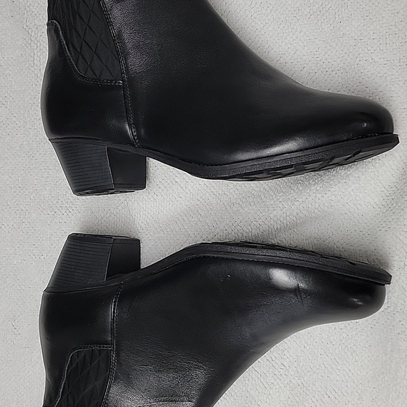 Boots - Picture 8 of 12